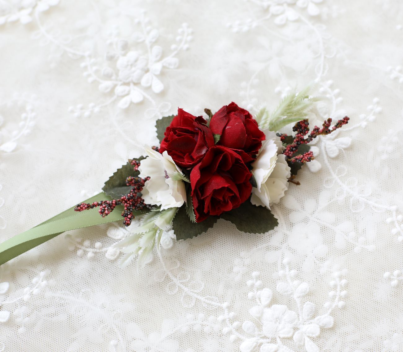 Gift Wrapping Groom And Groomsman Corsage