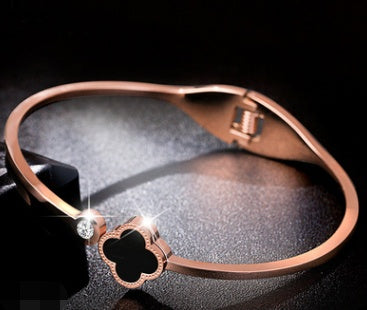 18K Rose Gold Clover Bracelet Black Alloy