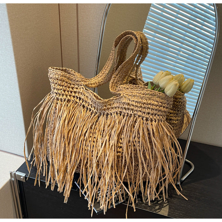 Straw Woven Large Capacity Tassel Shoulder Bag