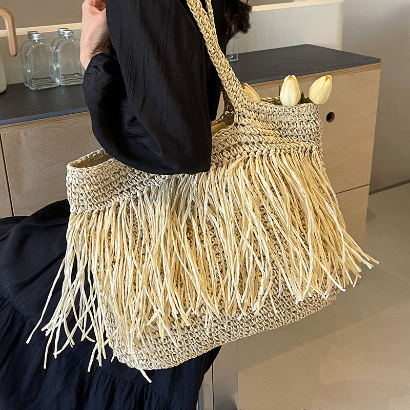 Straw Woven Large Capacity Tassel Shoulder Bag