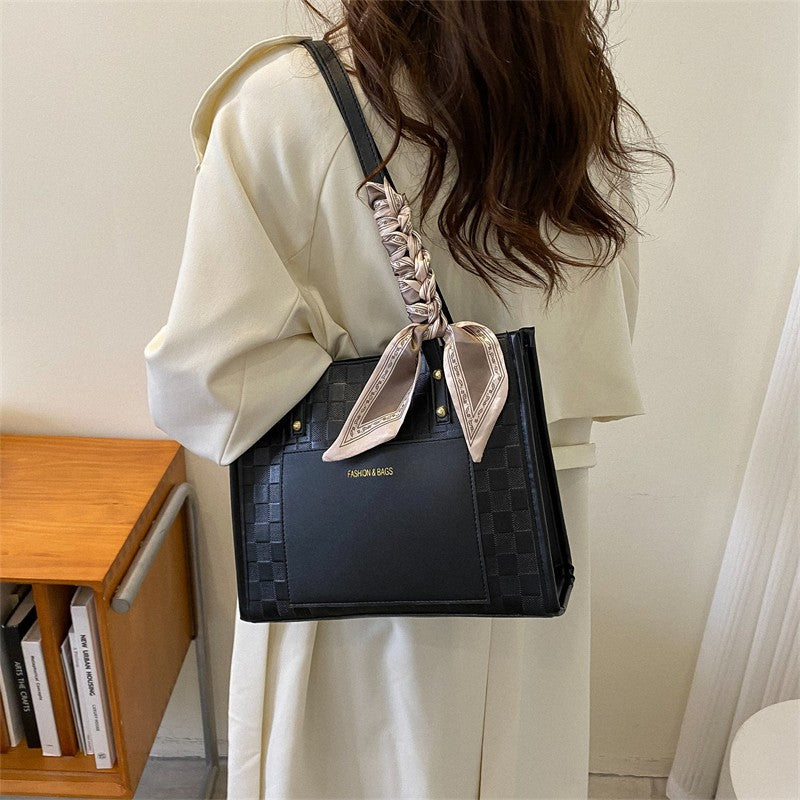 Contrast Color One-Shoulder Tote Bag